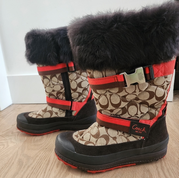 Coach Winer Snow Boots Size. 7.5 - Picture 2 of 6
